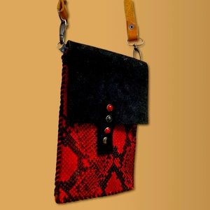 🐍BOUTIQUE Handmade Snakeskin Leather Crossbody Purse - 9” x 5.5”🐍